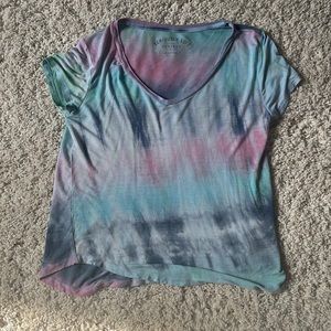 Comfy tie dye v-neck tee